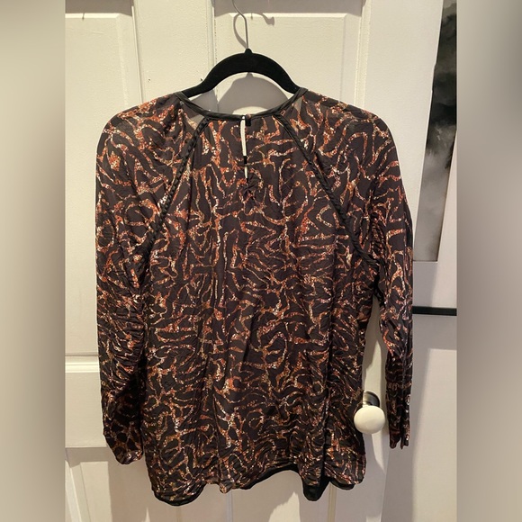 Robert Graham Silk Top - Picture 8 of 8